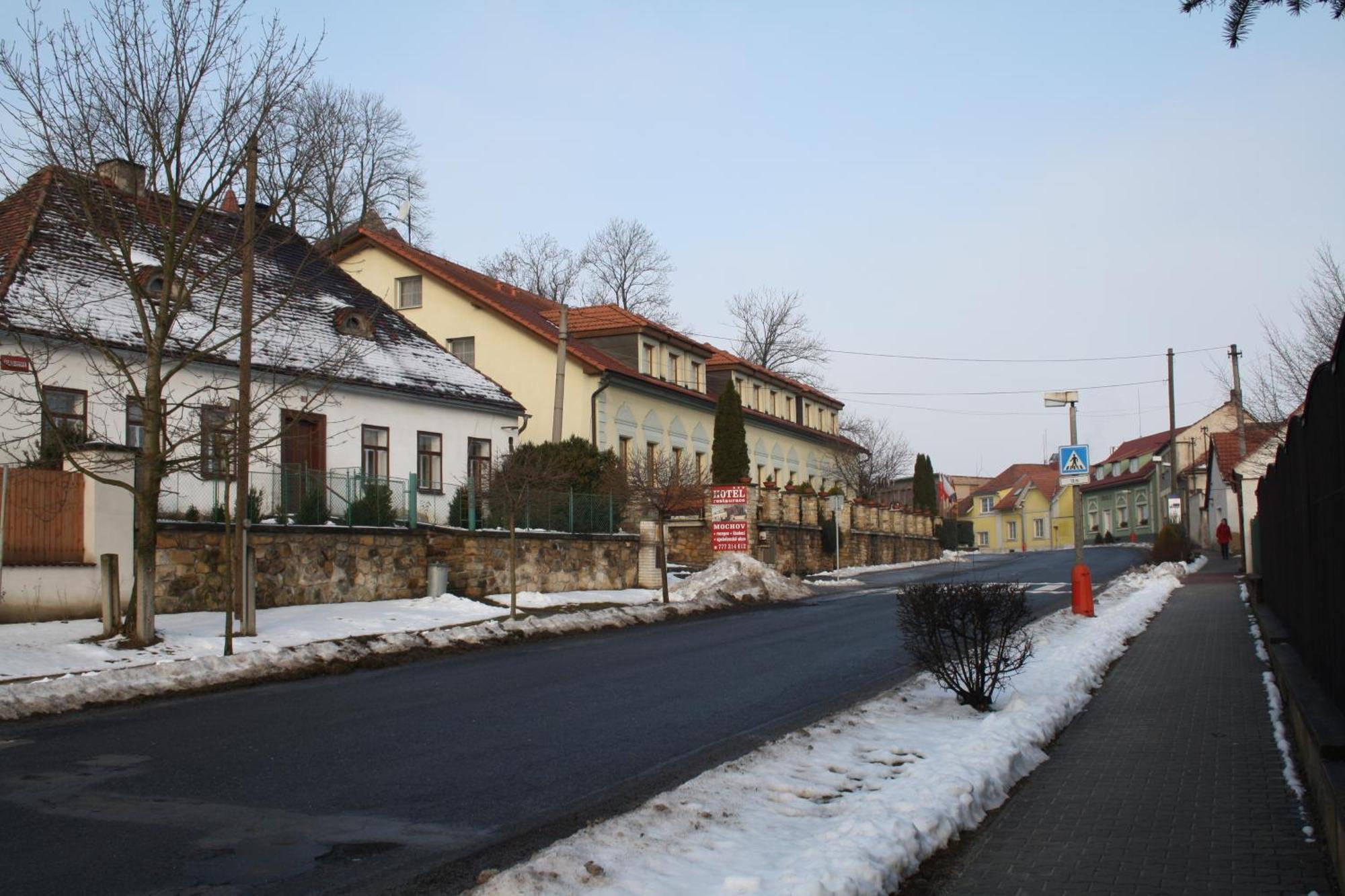 Hotel Boucek Mochov エクステリア 写真